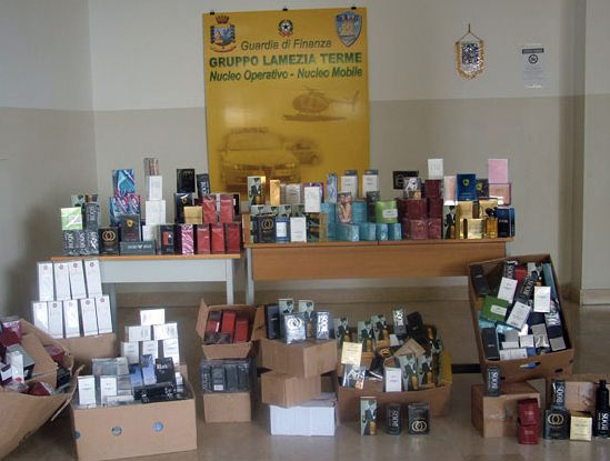 Lamezia: Finanza sequestra profumi contraffatti e discoteca a Nocera Terinese