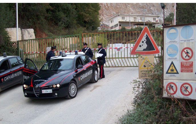 Estrazione d’ inerti dalla cava. I Carabinieri arrestano tre persone e sequestrano mezzi per due milioni di euro