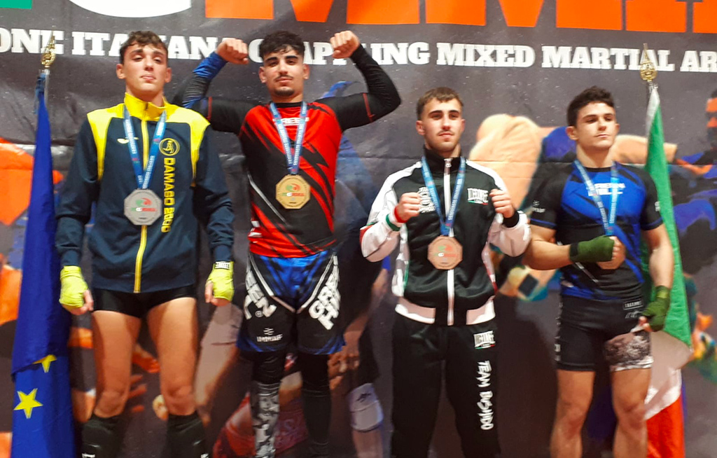 L'atleta Serafino Piacente dell'Asd Fight Club Lamezia è campione italiano di MMA