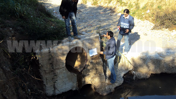 seuqetsro-scarico-lamezia-guardia-cost