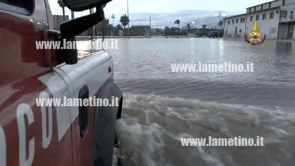 sibari_schiavonea-1_allagamenti_vigili_del_fuoco.jpg