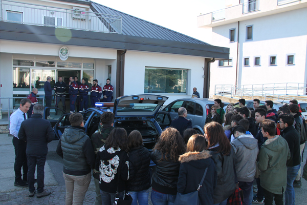 sicurezza-stradale-volontari-e-polizia-stradale-2015-1.jpg