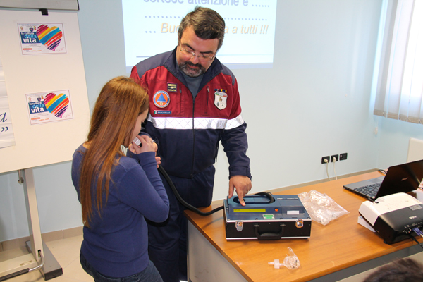 sicurezza-stradale-volontari-e-polizia-stradale-2015.jpg