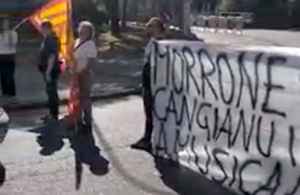 A Cosenza protesta dipendenti cliniche: tolto blocco uscita A2