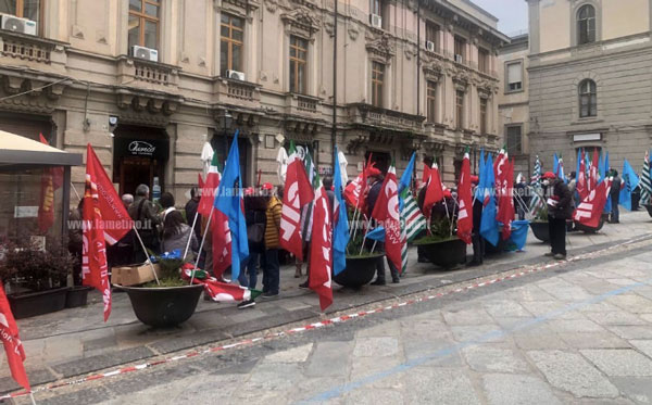 Crisi economica e pandemia in Calabria: oggi in piazza a Catanzaro Cgil-Cisl e Uil