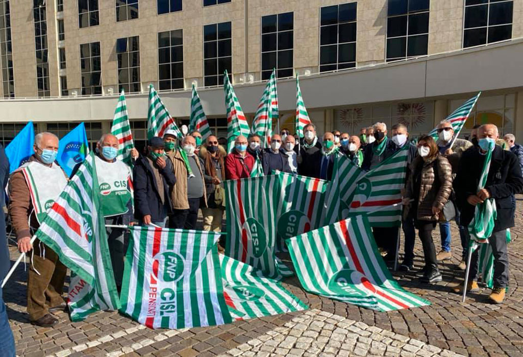 sindacati-manif-regione5309.jpg