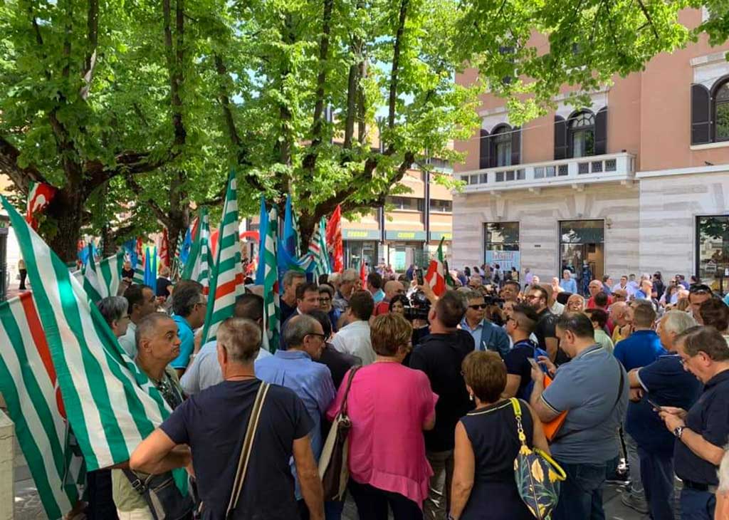 Sanità, sindacati in sit-in davanti Prefetture: “Decreto Calabria non risolve emergenze”