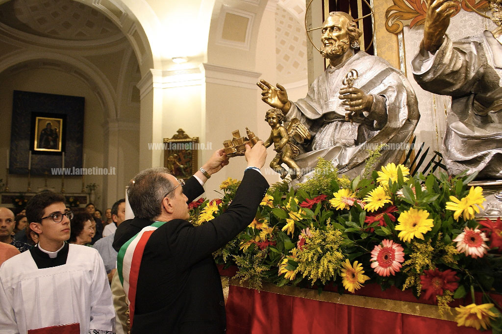 Festa Santi Pietro e Paolo, Sindaco offre plastico città in segno di protezione e devozione