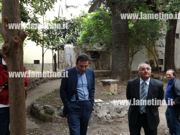 sindaco-palazzo-nicotera-giardino.jpg