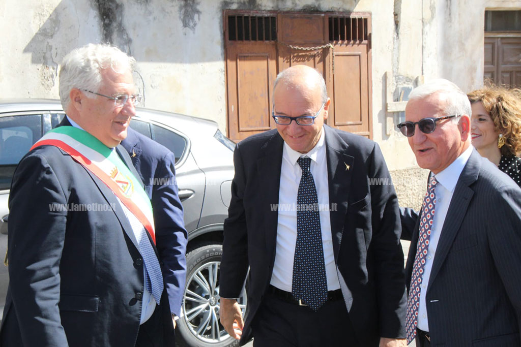 sindaco-prefetto-Valditara-Lamezia-Image-2025-09-25-at-11.38.1_639bb.jpg