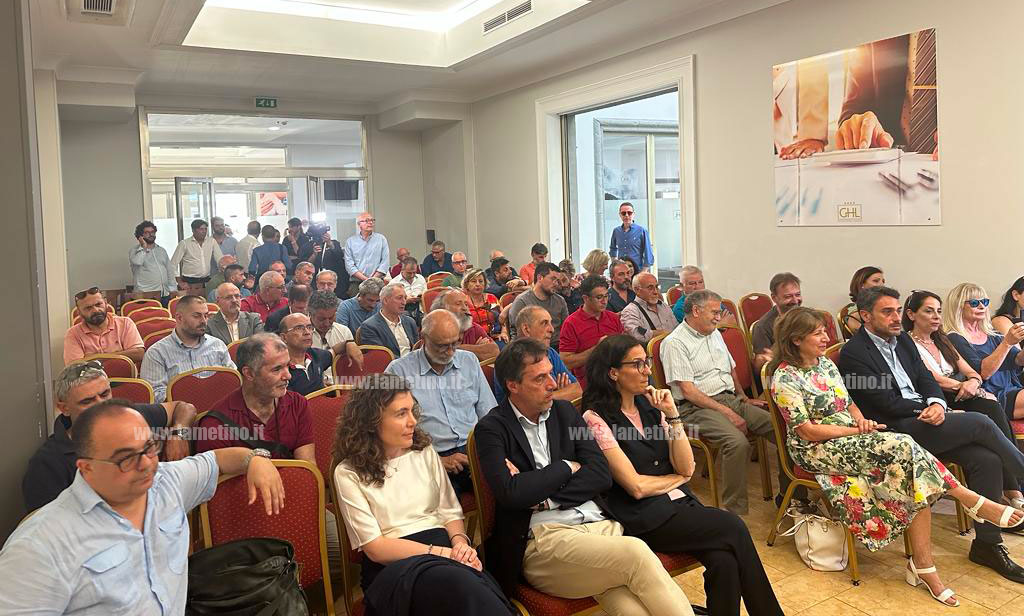 sinistra-si_78249.jpg