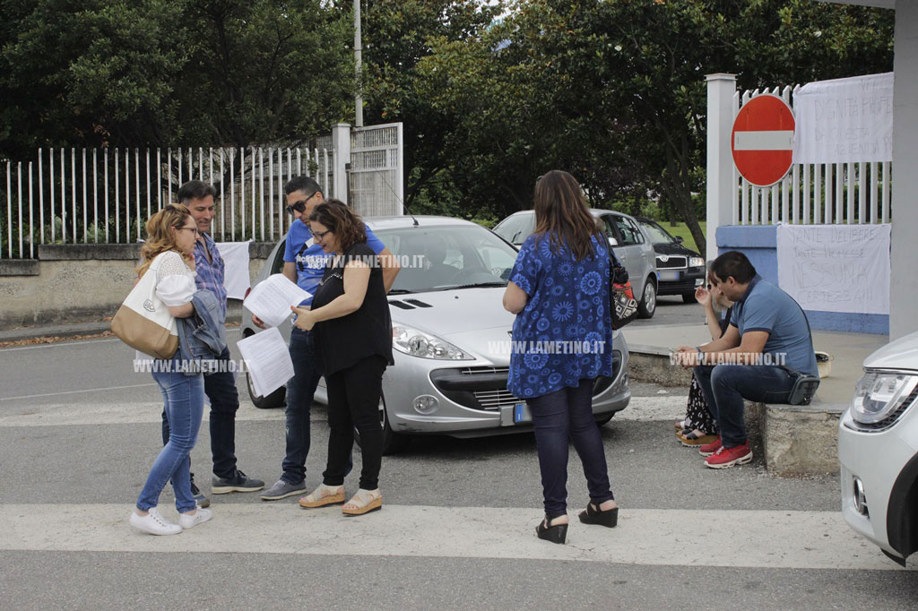 sit-in-lavoratori-aspok.jpg