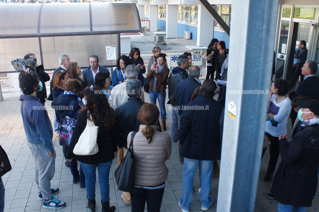 sit-in-protesta-fibrosi-cistica-2.jpg