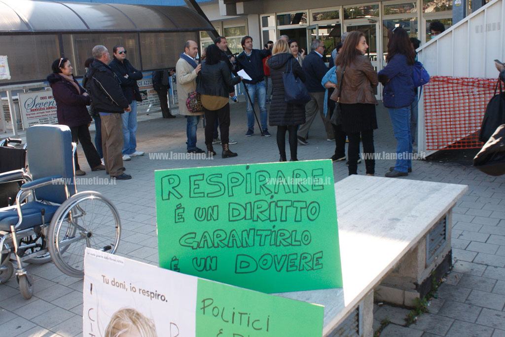 sit-in-protesta-fibrosi-cistica-4.jpg