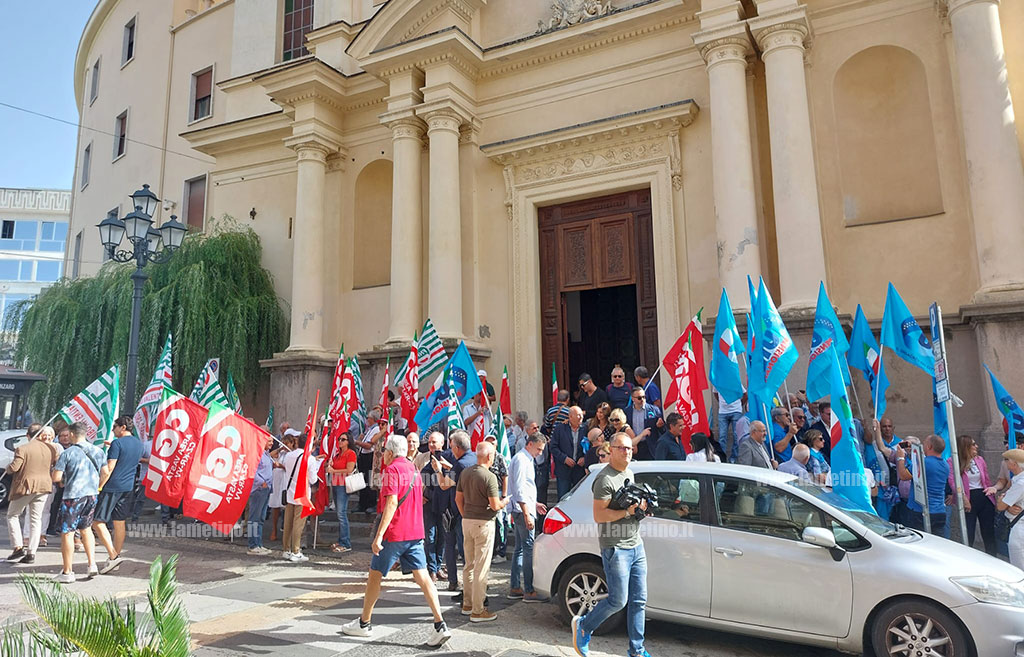sit-in-sindacati-pref-cz-18923--ac5722a24796_06ea6.jpg