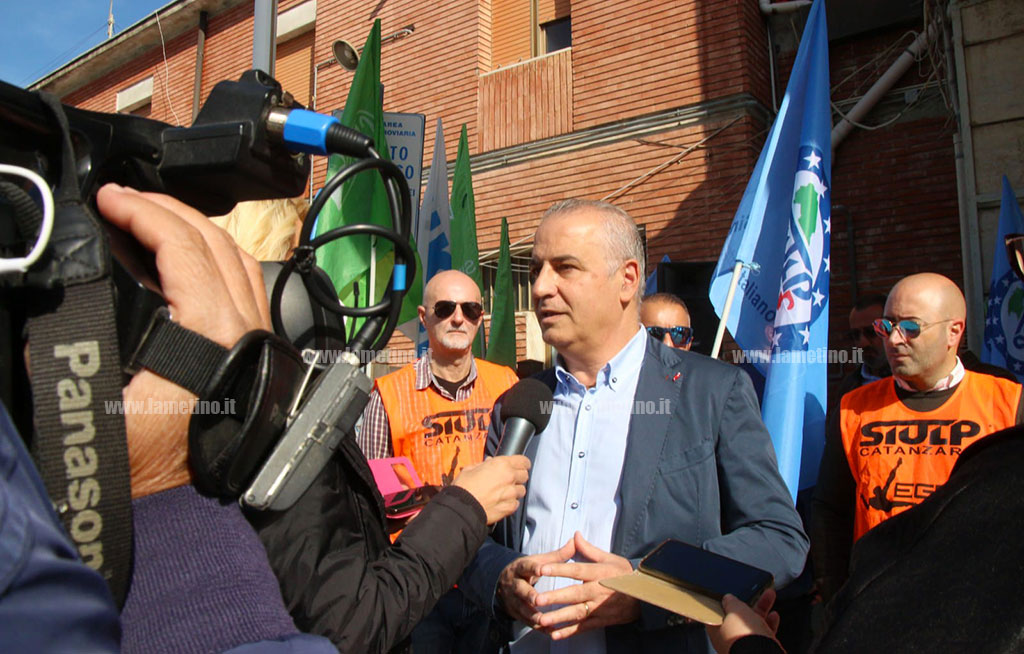 sit-in-stazione-lamezia-221021_9d4bb.jpg