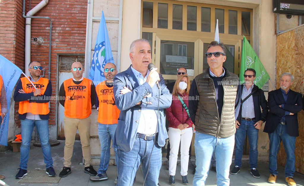 sit-in-stazione-lamezia-221021e6a75ab_83df5.jpg