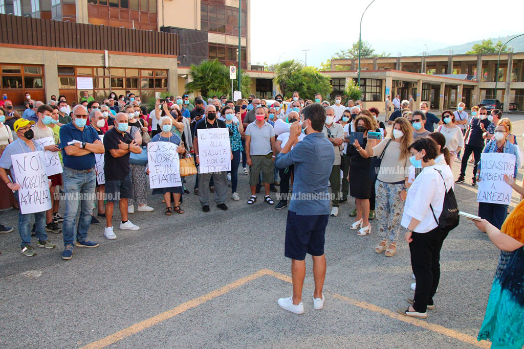 Petizione "Stop fumi tossici a Lamezia": raccolte oltre 2600 firme