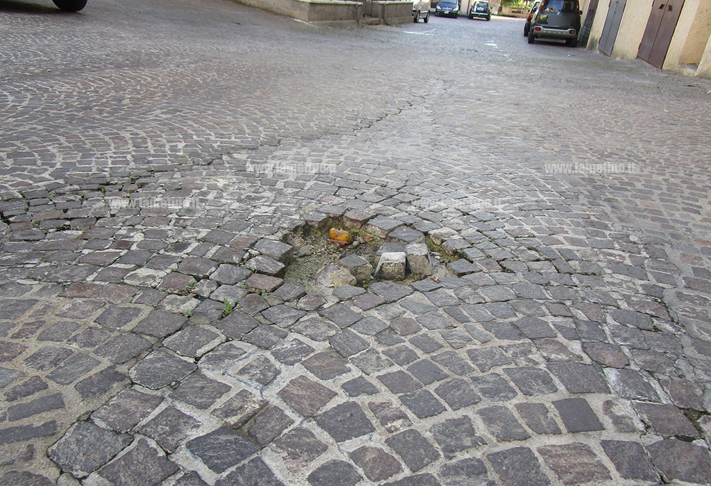 situazione-strade-112022-sampietrini7_6f97a.jpg