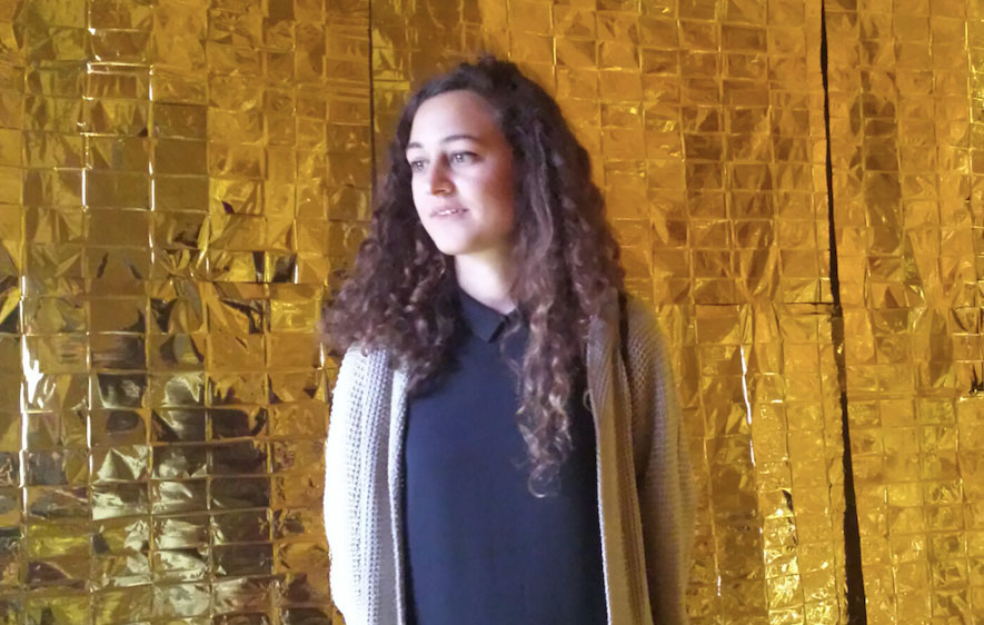Lamezia: l'oro di "Un'opera" che abbatte i muri, l'installazione "Sĭtŭs" dell'artista Zingarello