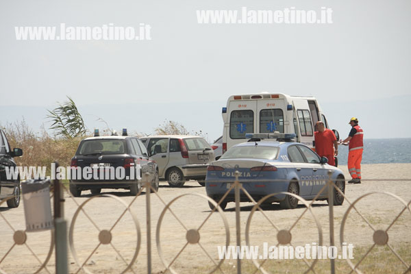 Uomo ha malore mentre fa il bagno a Gizzeria, deceduto
