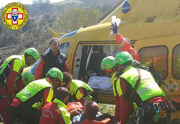 Si ferisce con una motosega nel cosentino, interviene soccorso alpino 