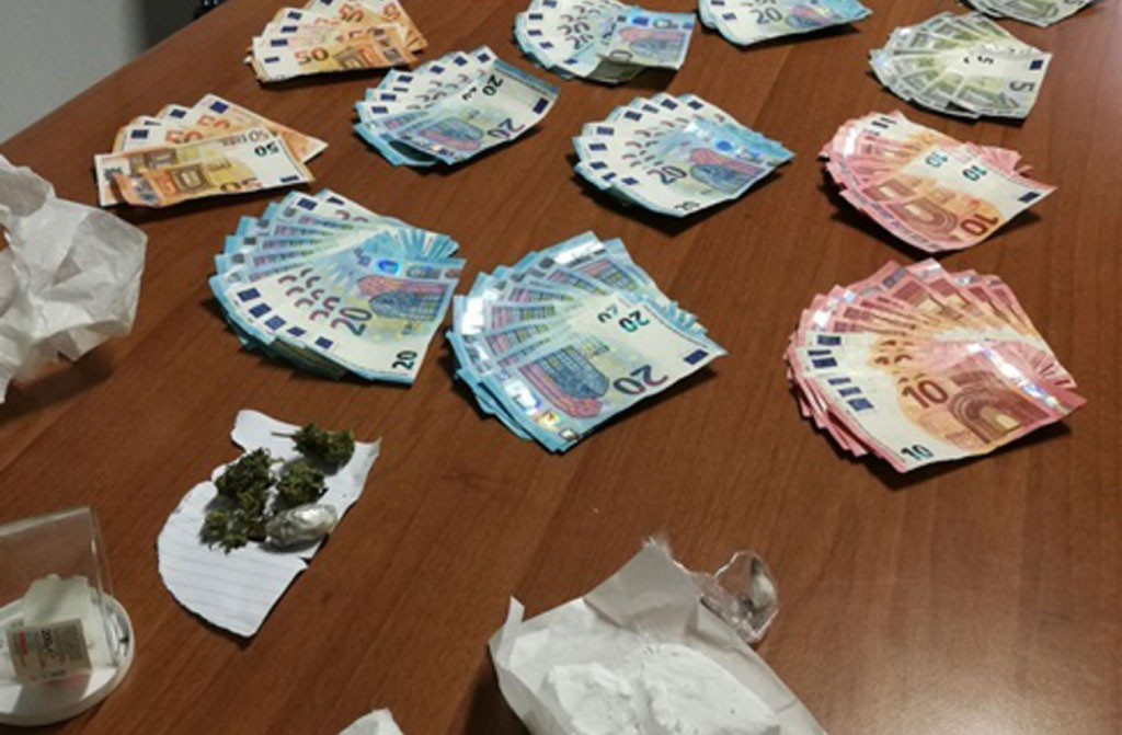 Giro di spaccio nella Valle del Crati, due arresti 