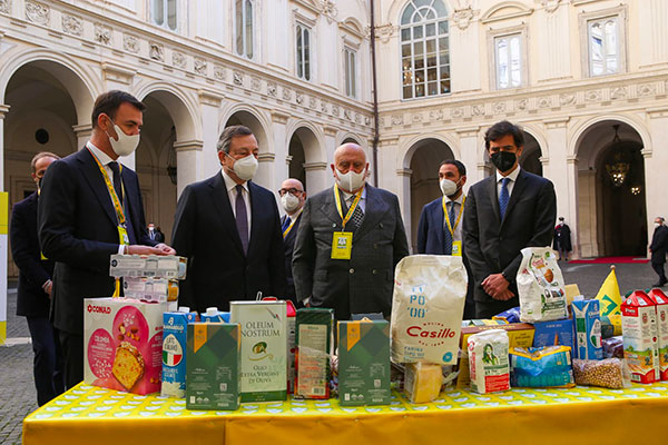 Iniziativa “a sostegno di chi ha bisogno”, Coldiretti: "In Calabria saranno distribuiti 30mila kg di prodotti Made in Italy"