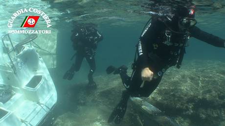 Calabria: Rimossi rifiuti da fondale area protetta Isola Capo Rizzuto