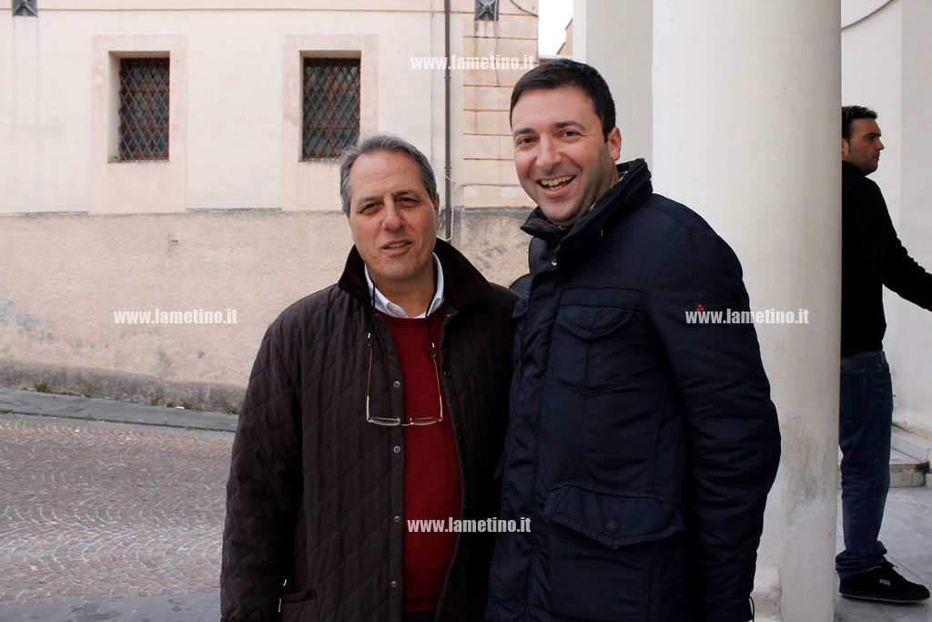 sonni-e-falvo-fuori-seggio.jpg
