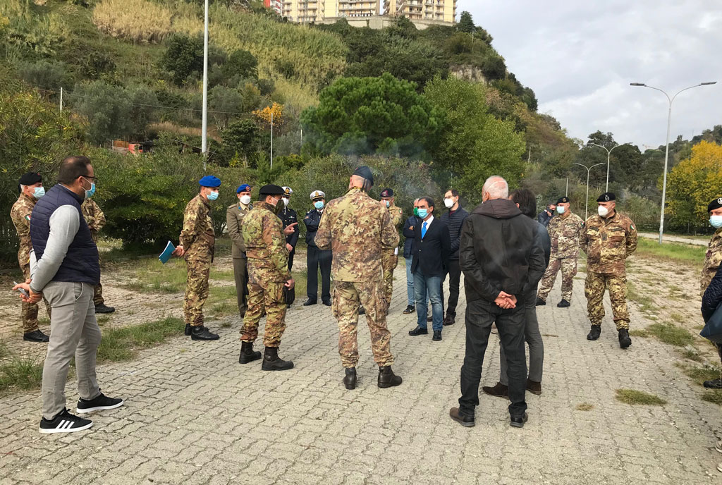 Covid: a Catanzaro tensostruttura Esercito per eseguire test