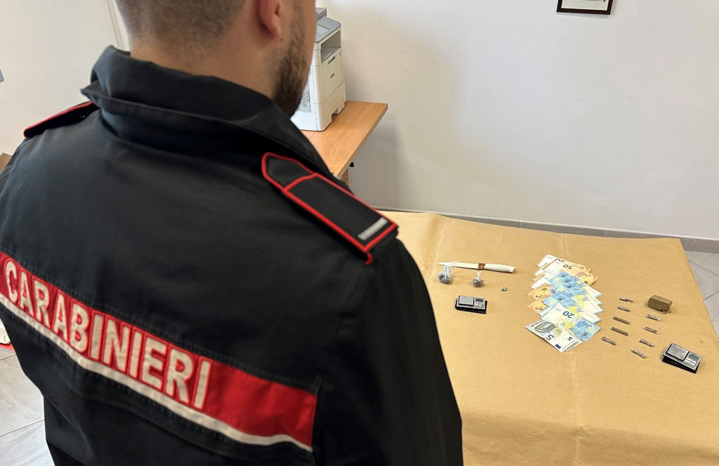 Lamezia, controlli carabinieri in aree movida: denunciato anche 15enne per spaccio