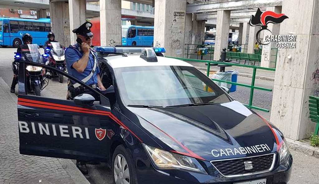 Scoperto spaccio di droga fra minori a Cosenza, 4 misure di collocamento in comunità