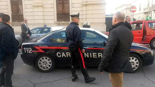 Uomo spara in aria davanti congresso Md a Reggio Calabria, arrestato