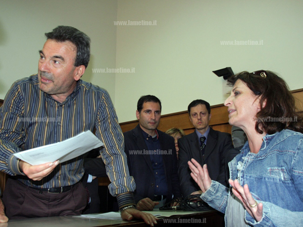 Lamezia: Sindaco incontra manifestanti che occupano tribunale