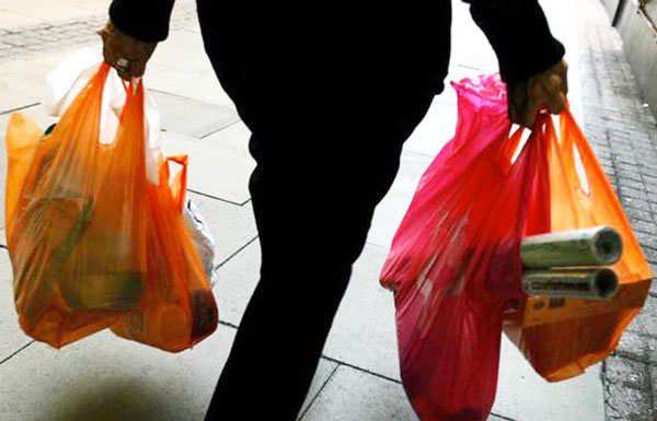 Coronavirus, nell'hinterland lametino si attiva la catena della solidarietà: servizi gratuiti per i più deboli