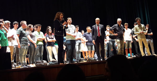 Lamezia, gli studenti dell’istituto tecnico per geometri protagonisti dello spettacolo “Quello che non ti aspetti”