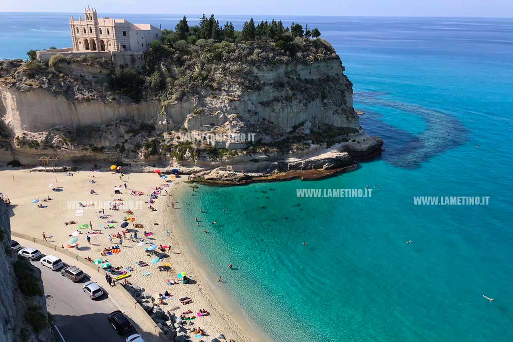 spiaggia-tropea_17d87_7c67a.jpg