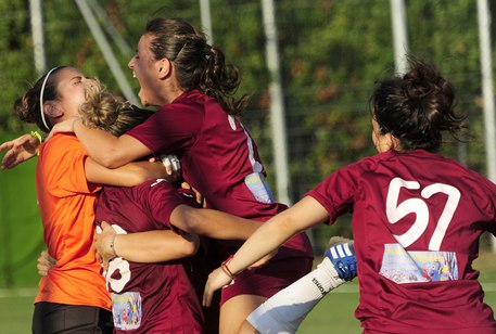 Sporting Locri domani in campo per dire no alle minacce