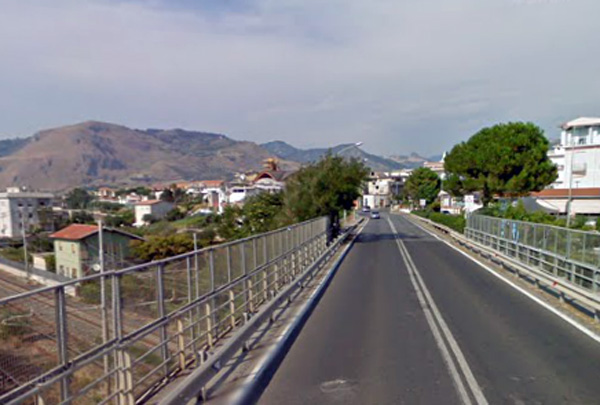 Calabria, tir si ribalta: chiusa momentaneamente la SS 18 a Campora