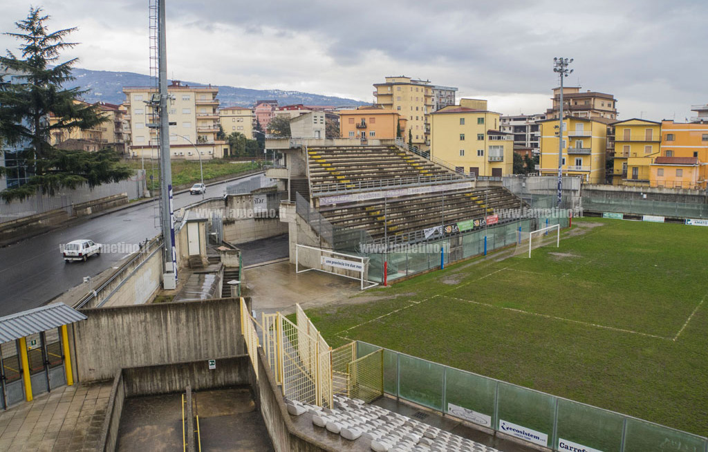 Lamezia, divieto di vendita di bevande alcoliche durante concerto di Luigi Strangis