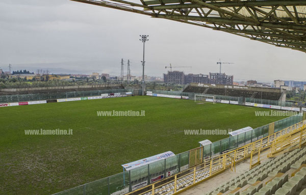 stadio-d_ippolito-tribuna-lamezia-Terme-2016_fa3ed_2e329_4c03e.jpg