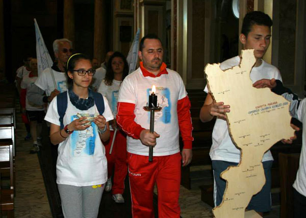 Da Conflenti in 14 santuari calabresi, conclusa staffetta mariana