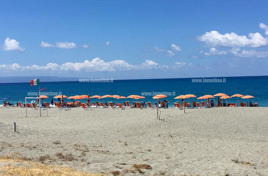 Stagione estiva sulla costa lametina, parlano gli operatori: "La vera difficoltà è trovare personale"