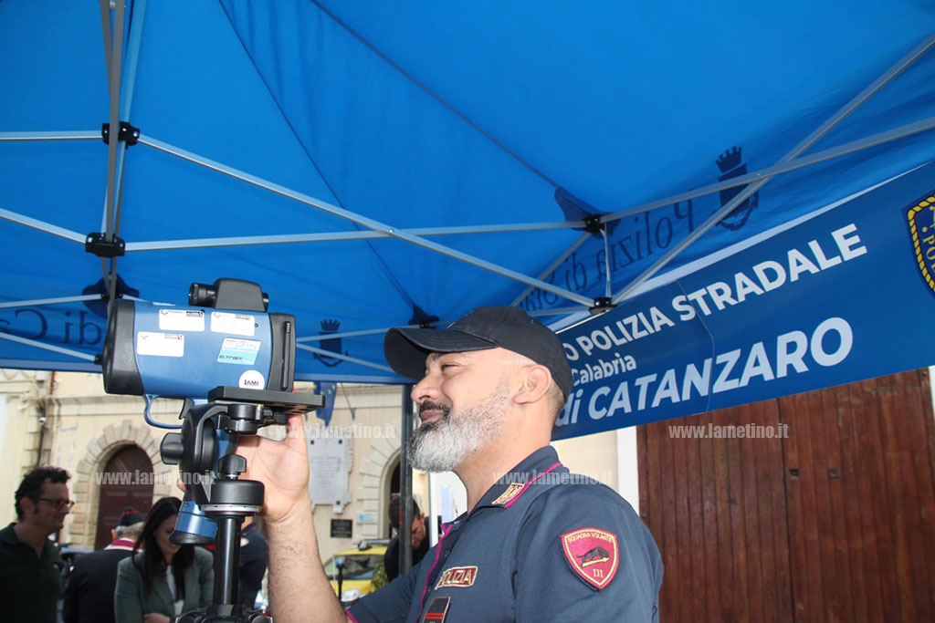 stand-18.21.18_da64d.jpg