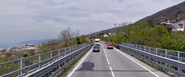 Calabria, Maltempo: Statale 18 colabrodo e l'Anas rattoppa le buche