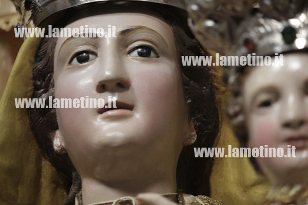 statua-madonna-bella-partic-senza-orecchini