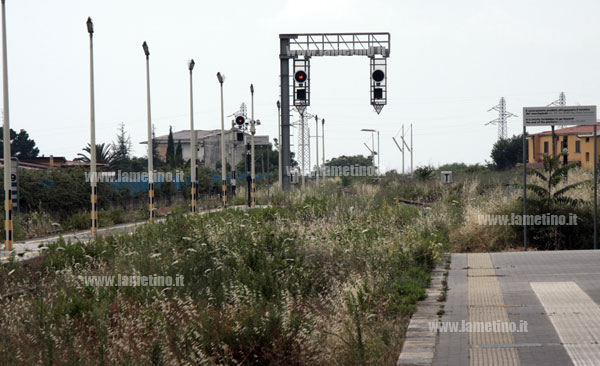 stazione-nicastro-erbacce-bis