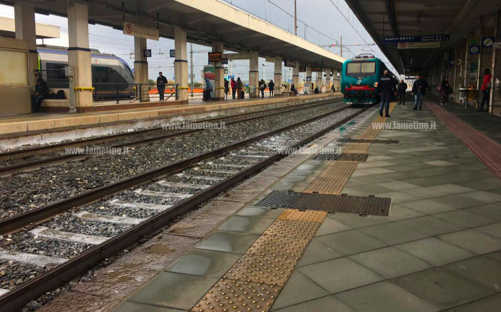 Covid, riunione comitato ordine pubblico in Prefettura: continuano controlli Esercito all'aeroporto e stazione di Lamezia