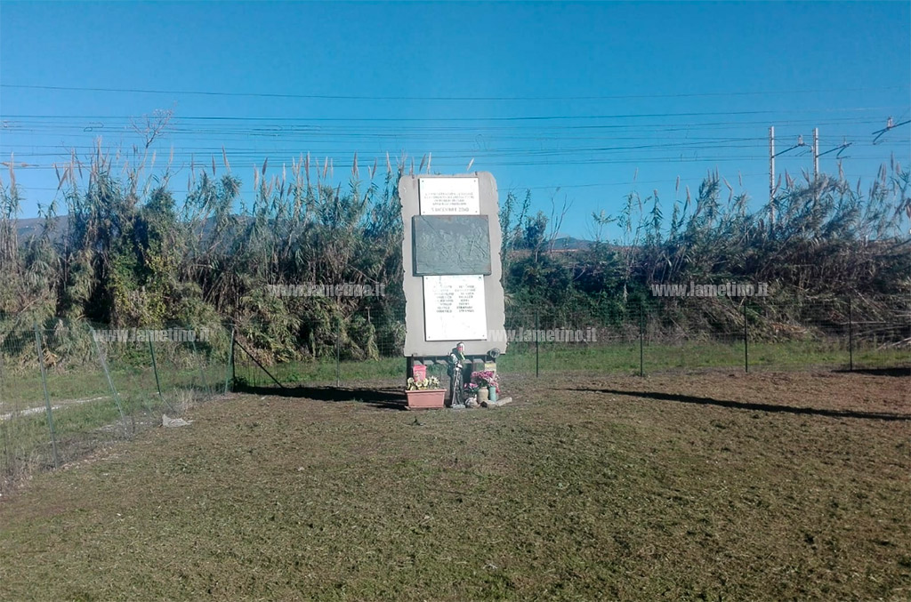 stele-otto-ciclisti-51218.jpg
